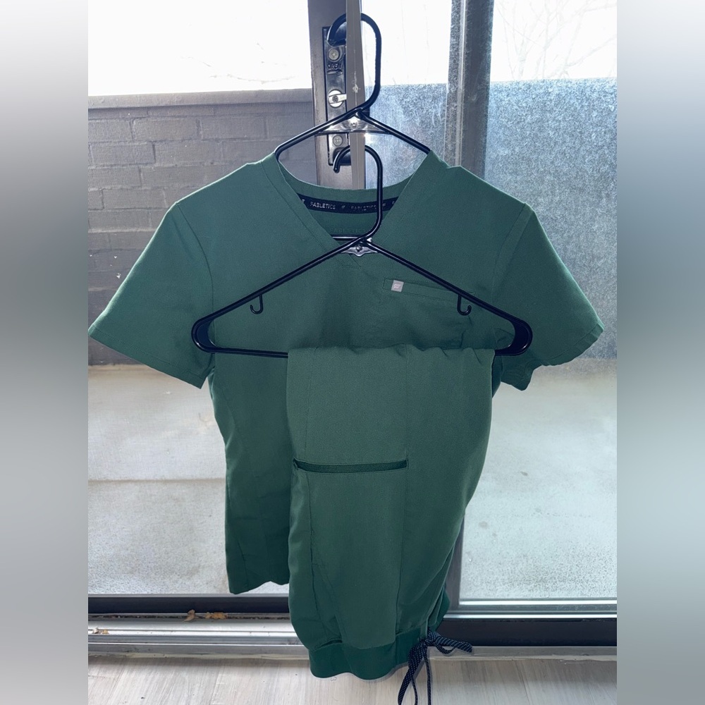 Fabletics Scrub Top and Pants - Picture 2 of 3